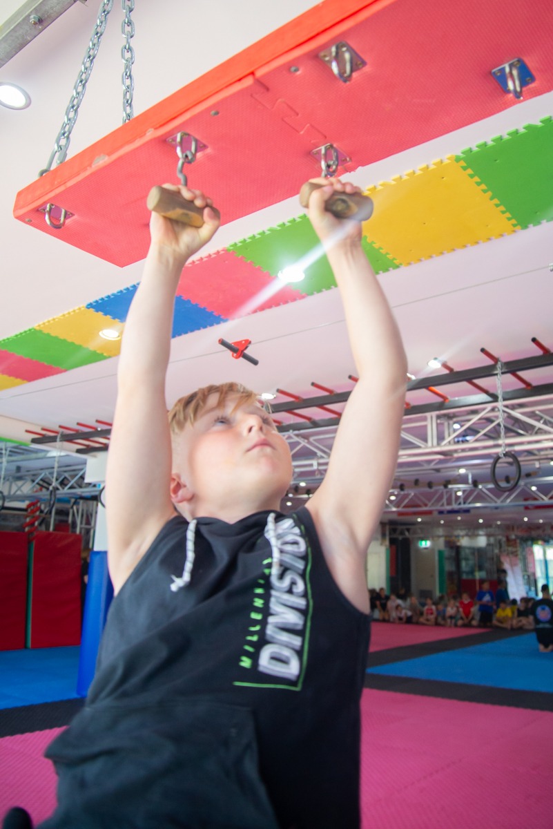 Hooks obstacle