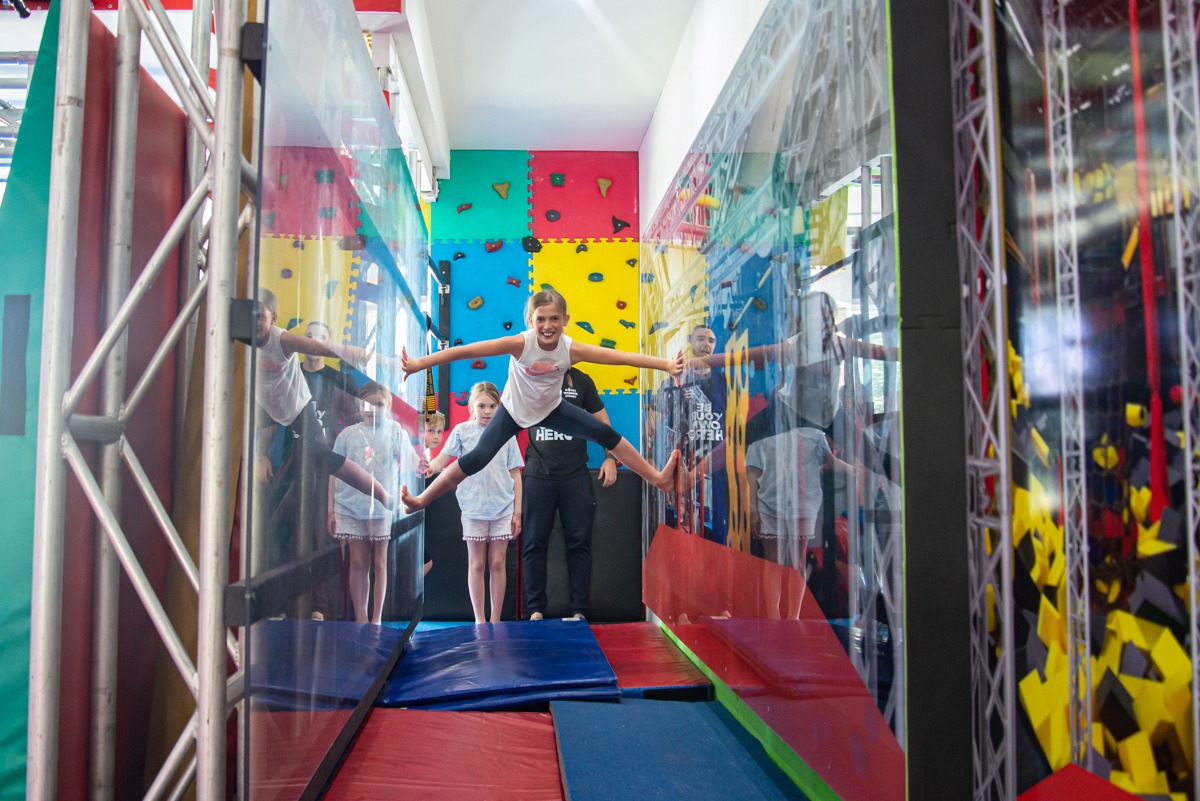 Spider wall climb